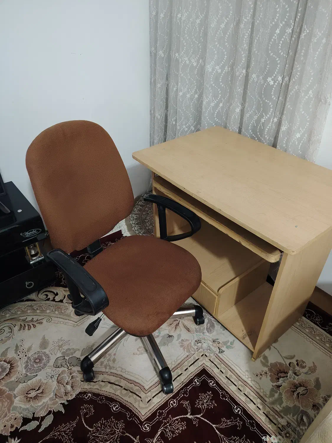 میز و صندلی کامپیوتر|میز تحریر و کامپیوتر|سقز, |دیوار