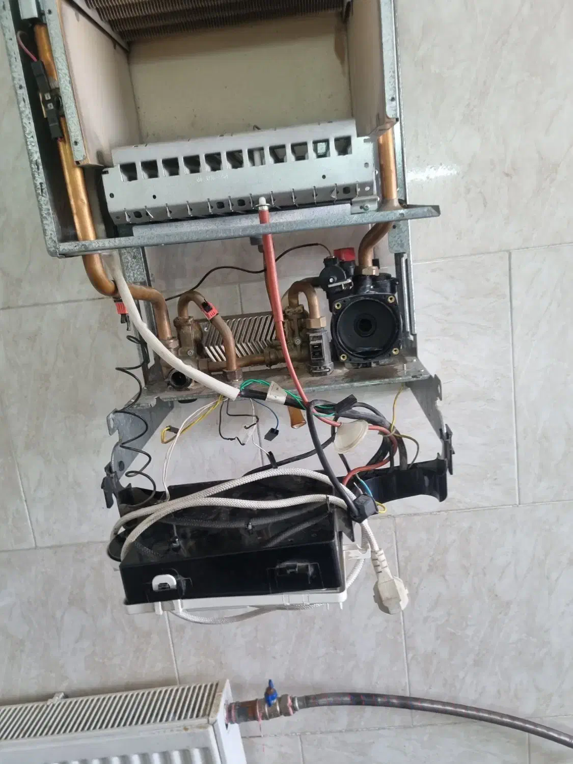 تعمیر و نصب ابگرمکن و پکیج و بخاری|خدمات پیشه و مهارت|ساوه, |دیوار