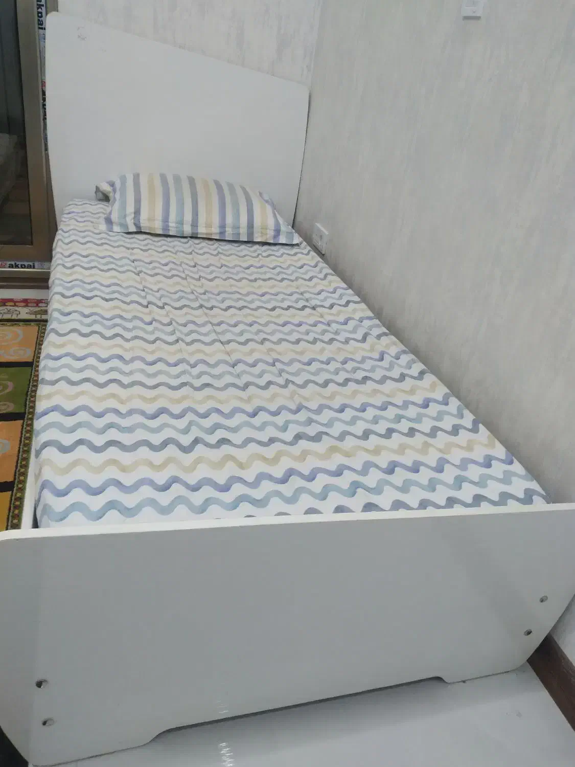 تخت خواب یک نفره بزرگسال|تخت و سرویس خواب|اصفهان, نصرآباد|دیوار