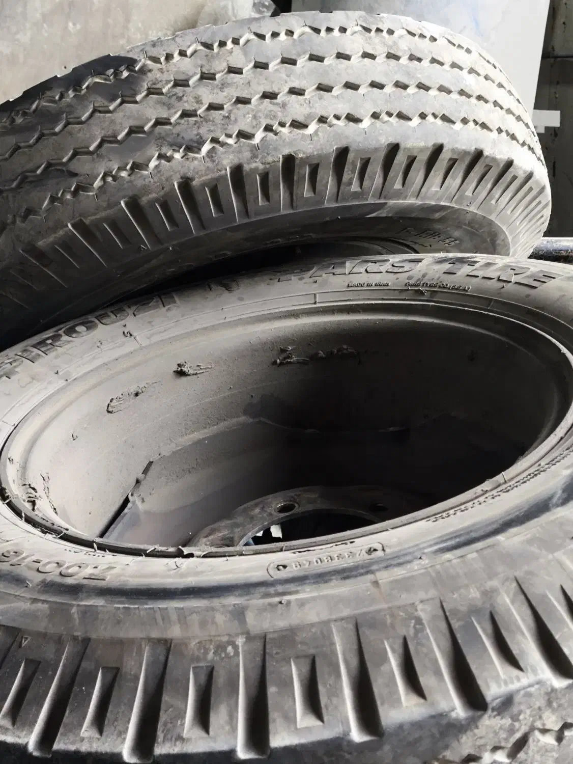 رینگ و لاستیک جلوی نیسان 16-700|قطعات یدکی و لوازم جانبی|باقرشهر, |دیوار