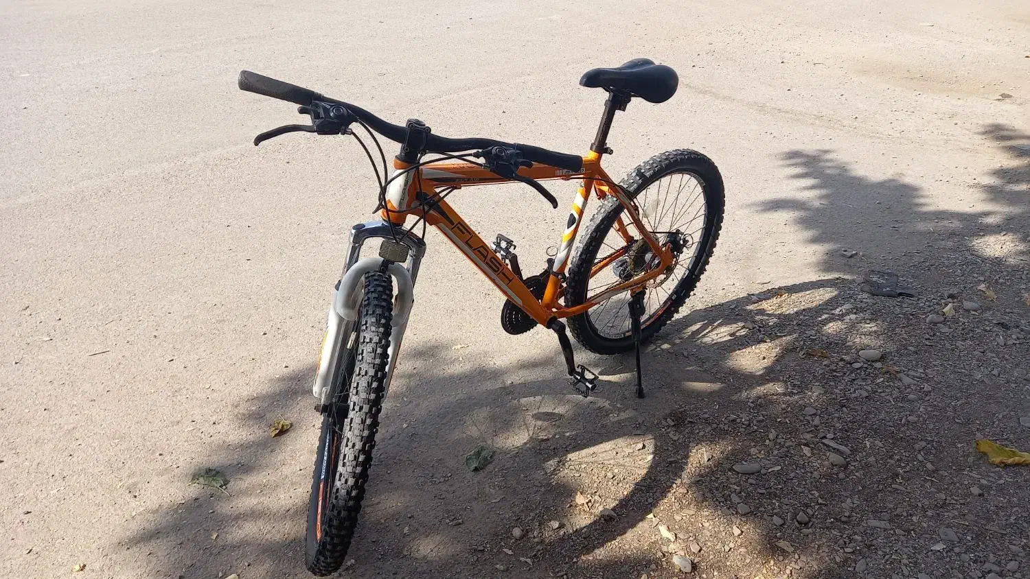 دوچرخه فلش ۲۱دنده سایز۲۶ نوع دندها شیامی ترمز دیسک|دوچرخه، اسکیت، اسکوتر|مشهد, یوسفیه (شهرک غرب)|دیوار