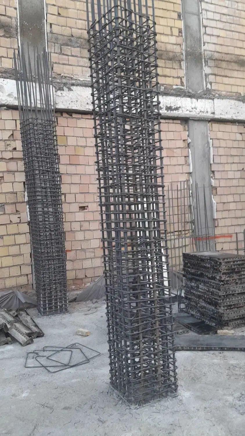 تعدادی کارگر جهت کار در آرماتوربندی|استخدام معماری، عمران و ساختمانی|ابهر, |دیوار