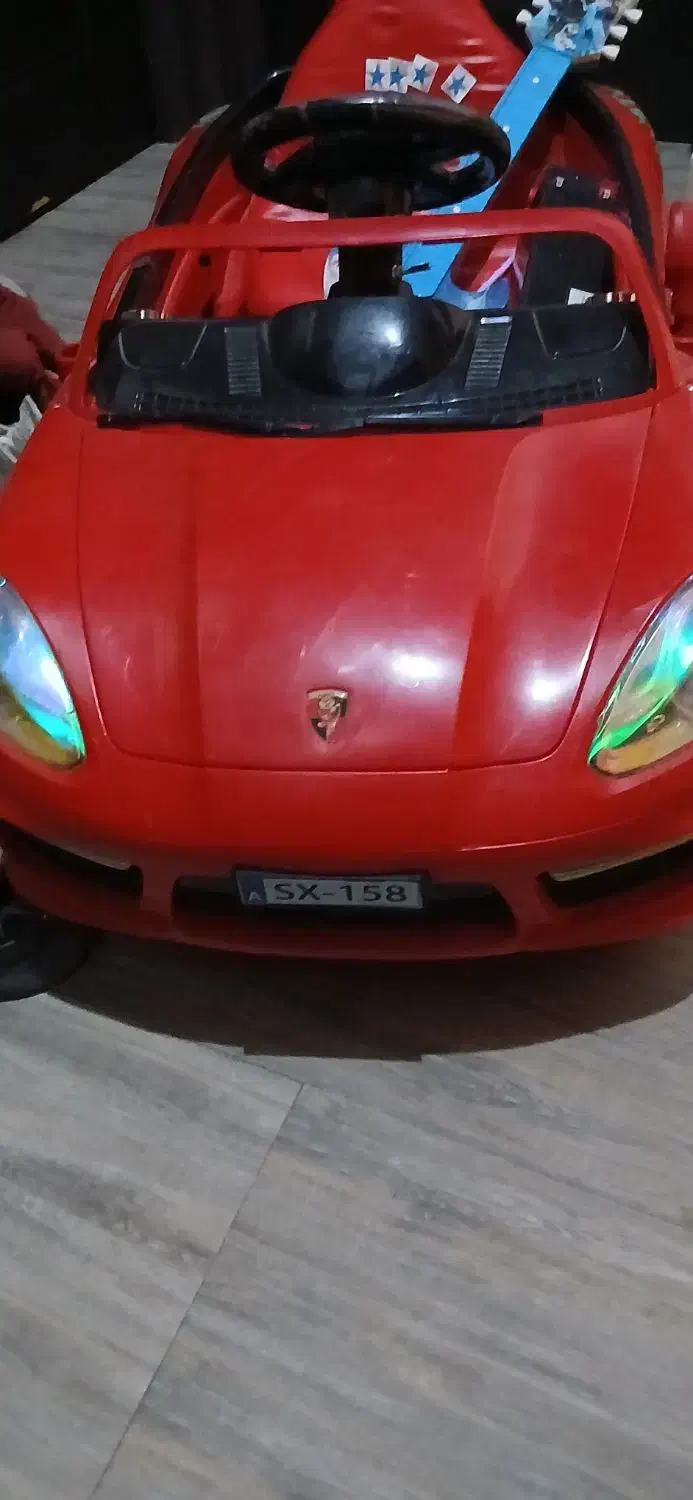 ماشین شارژی قرمزاسپرت|اسباب و اثاث بچه|کرمانشاه, |دیوار