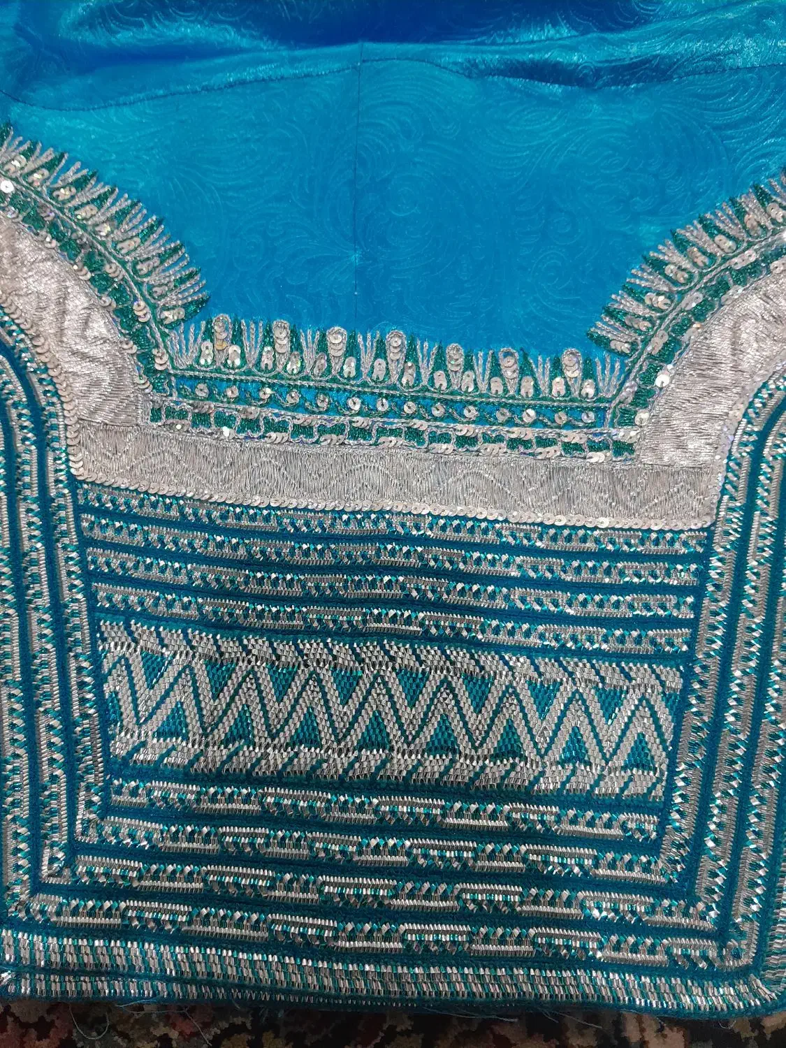 شلوار روی چمدان عروس|لباس|بندرعباس, |دیوار