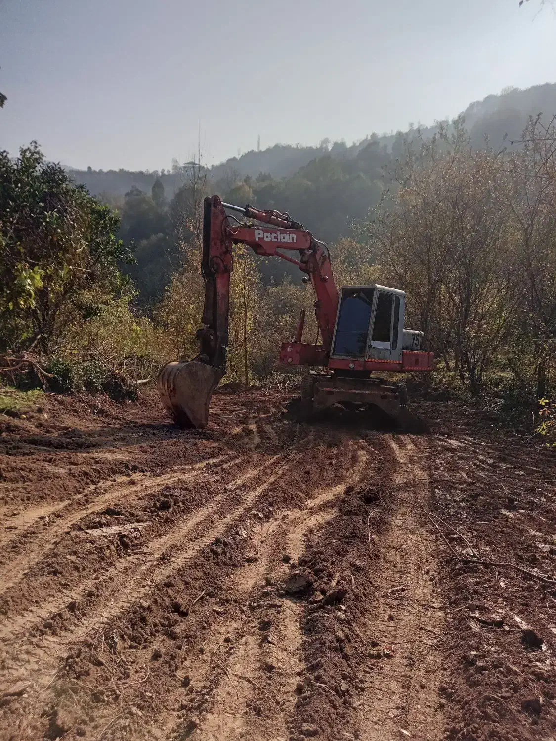 بیل لاستیکی پوکلن پوکلین|خودرو سنگین|تنکابن, |دیوار