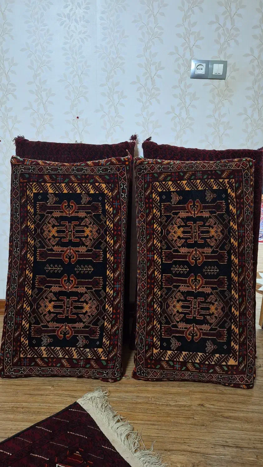 دوجفت پشتی|پشتی|تربت جام, پاسداران|دیوار