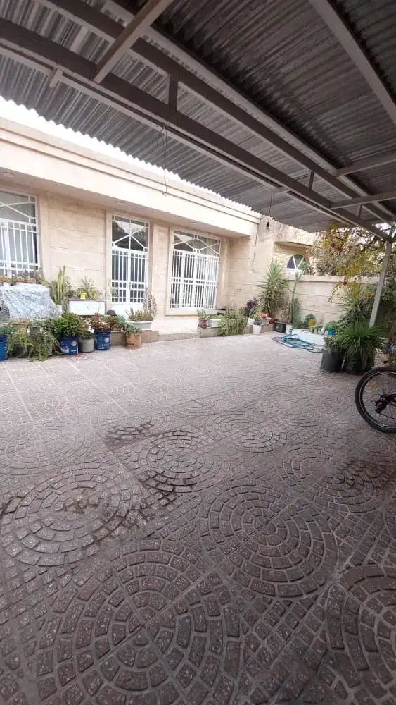 رهن و اجاره خانه ویلایی دربست صنایع میرزای شیرازی|اجارهٔ خانه و ویلا|شیراز, دکتر حسابی|دیوار