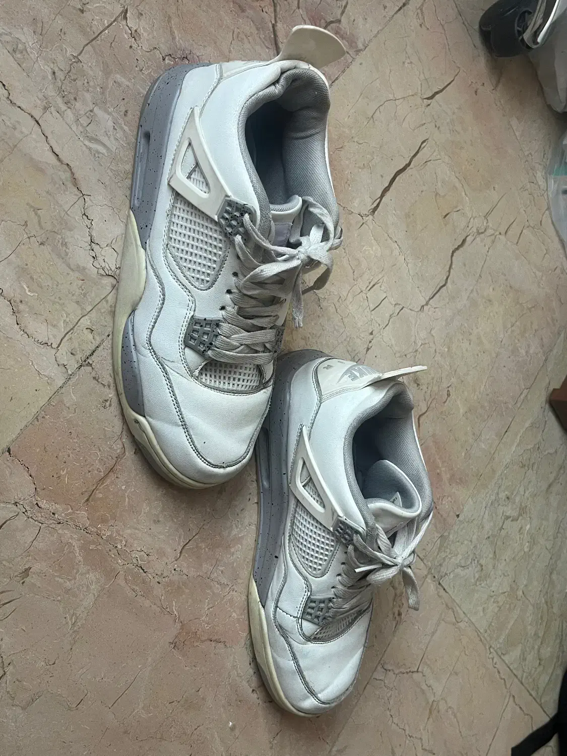 کفش اسپرت ایر جردن ۴ سایز ۴۲|کیف، کفش، کمربند|تهران, امانیه|دیوار