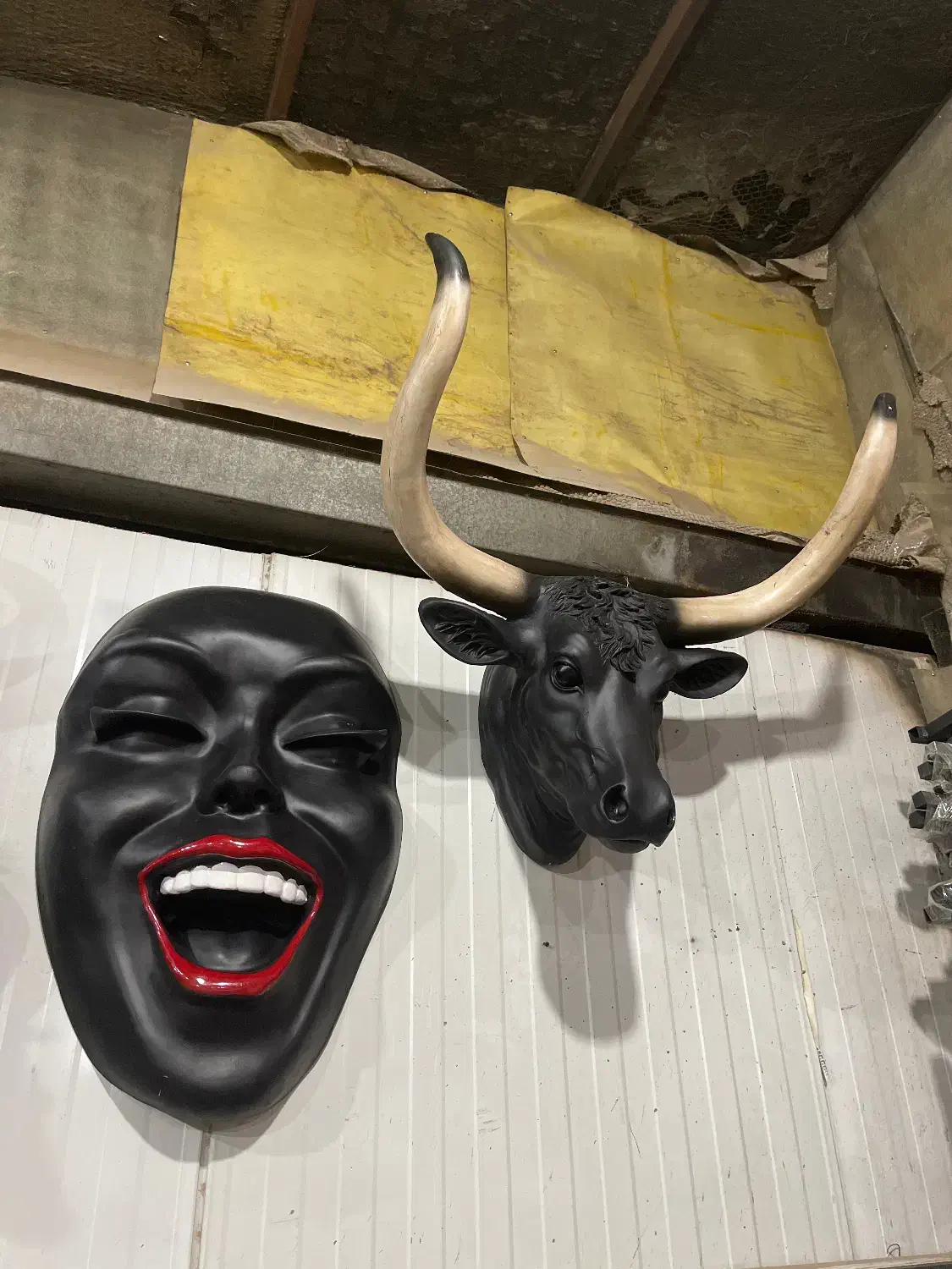 مجسمه کله گاو و بوفالو|مجسمه، تندیس، ماکت|قدس, شهر‌قدس|دیوار