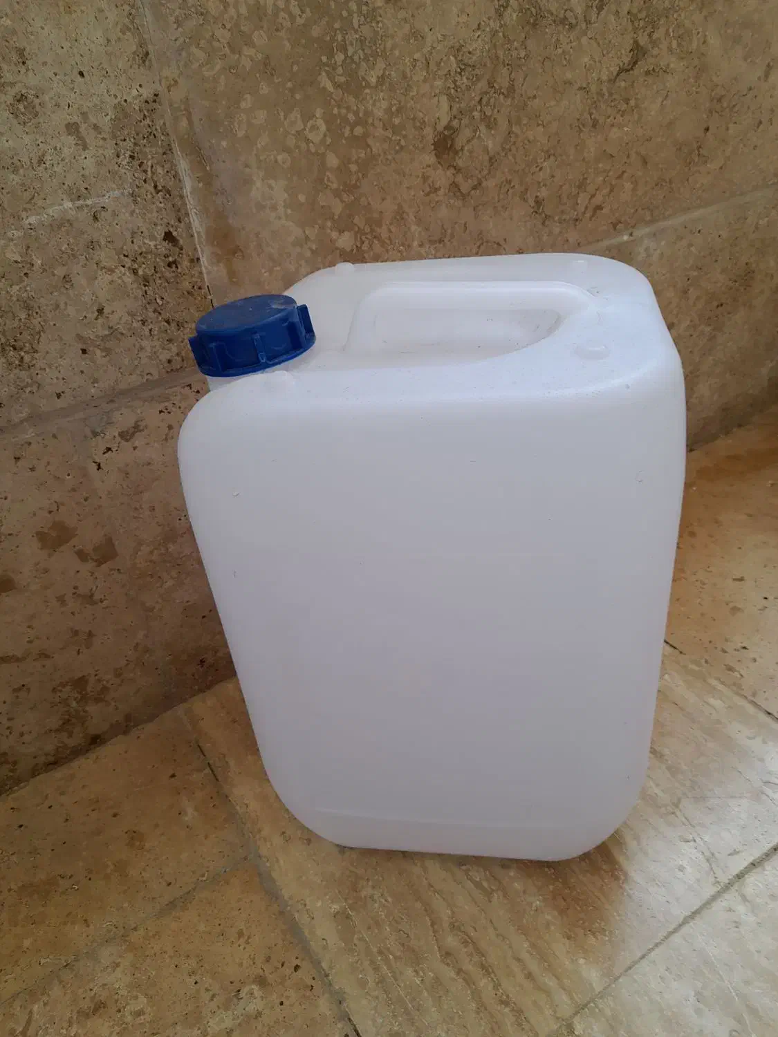 دبه (گالن ۲۰ لیتری )|ظروف نگهدارنده، پلاستیکی، یک‌بارمصرف|اردبیل, |دیوار