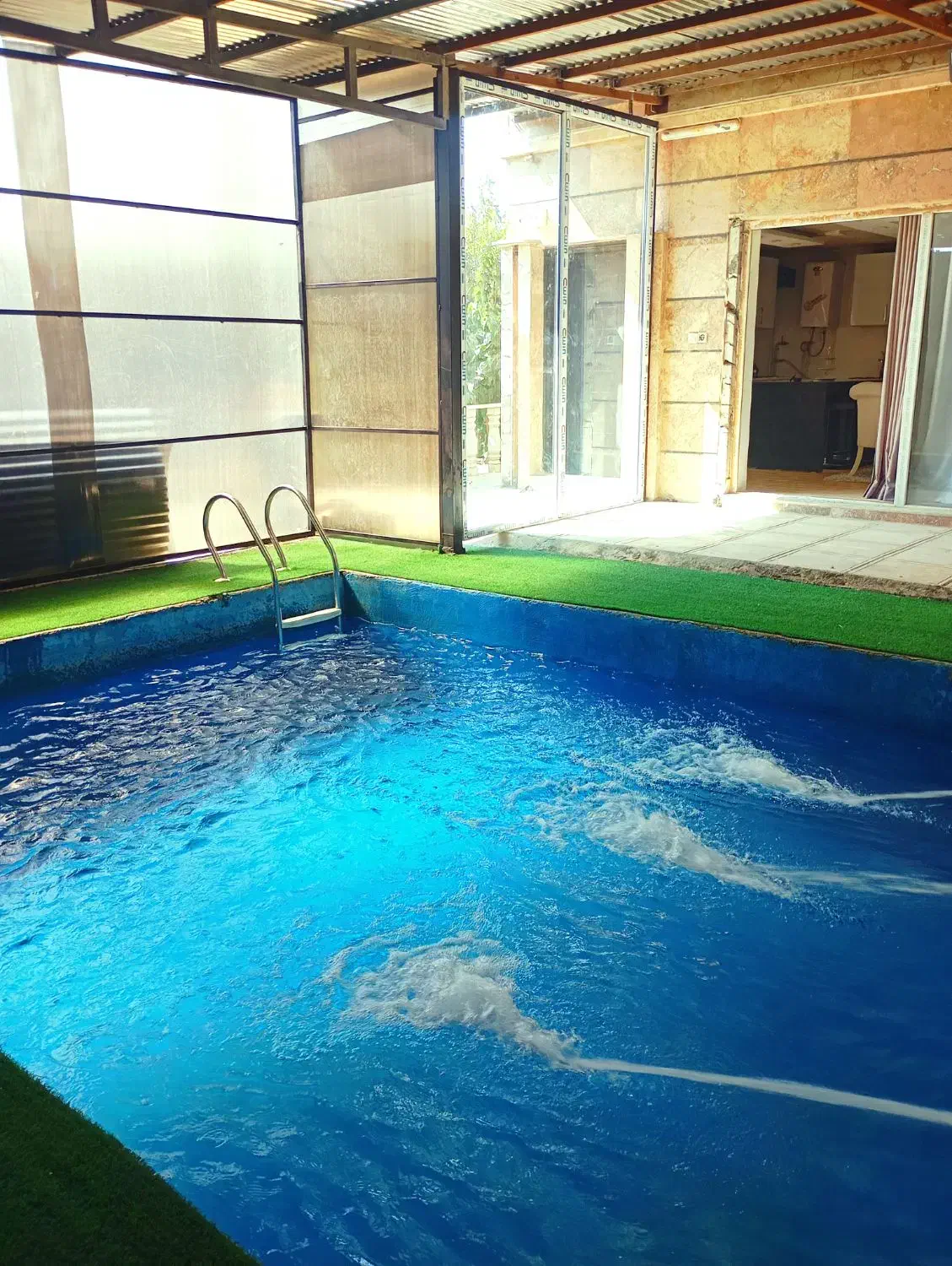 اجاره ویلا استخر سرپوشیده داخل بنا چهارباغ/مالک|اجارهٔ کوتاهمدت ویلا و باغ|کرج, کمالشهر|دیوار