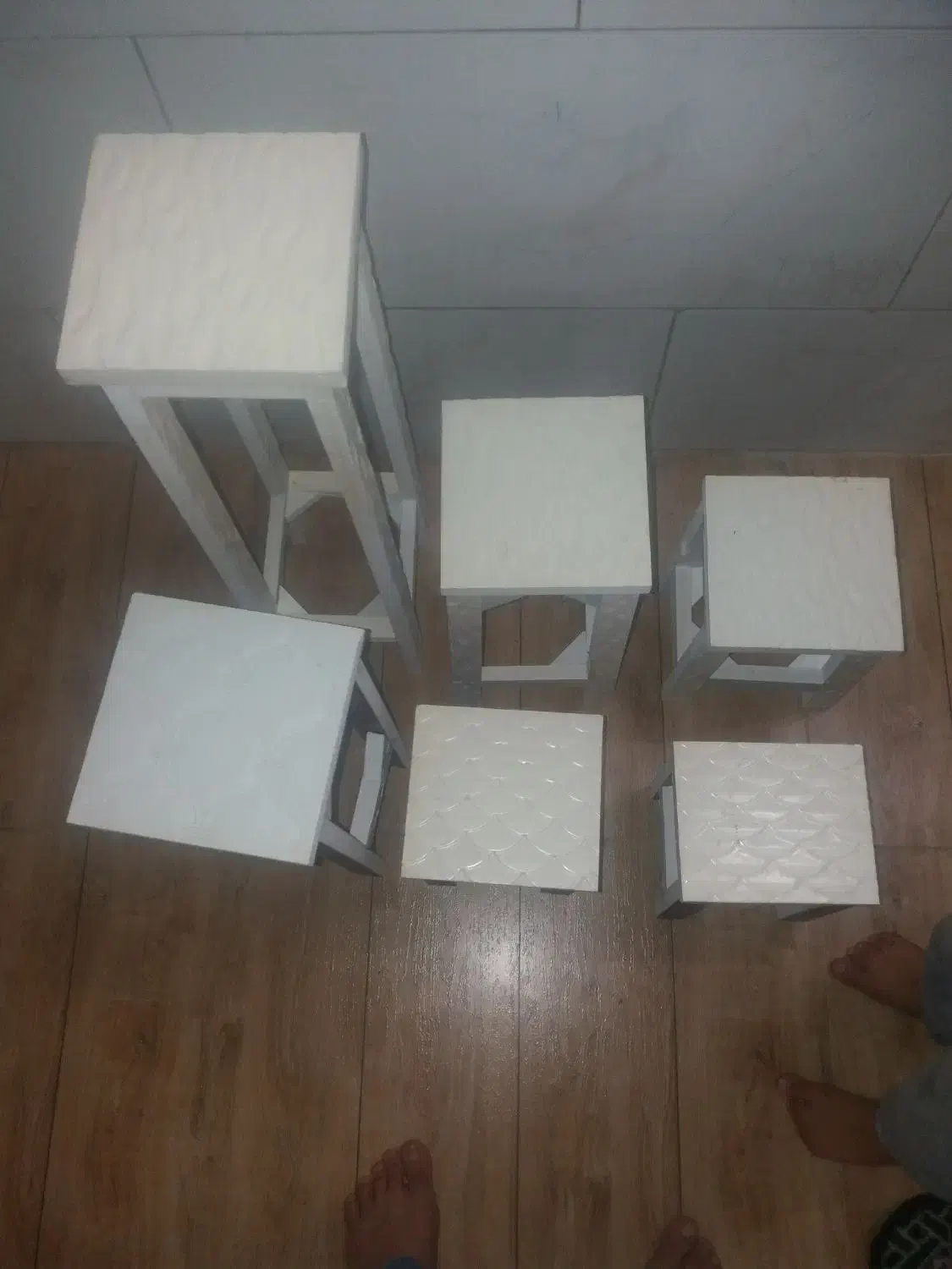 استند گلدان چهار پایه|گل و گیاه طبیعی|یزد, |دیوار