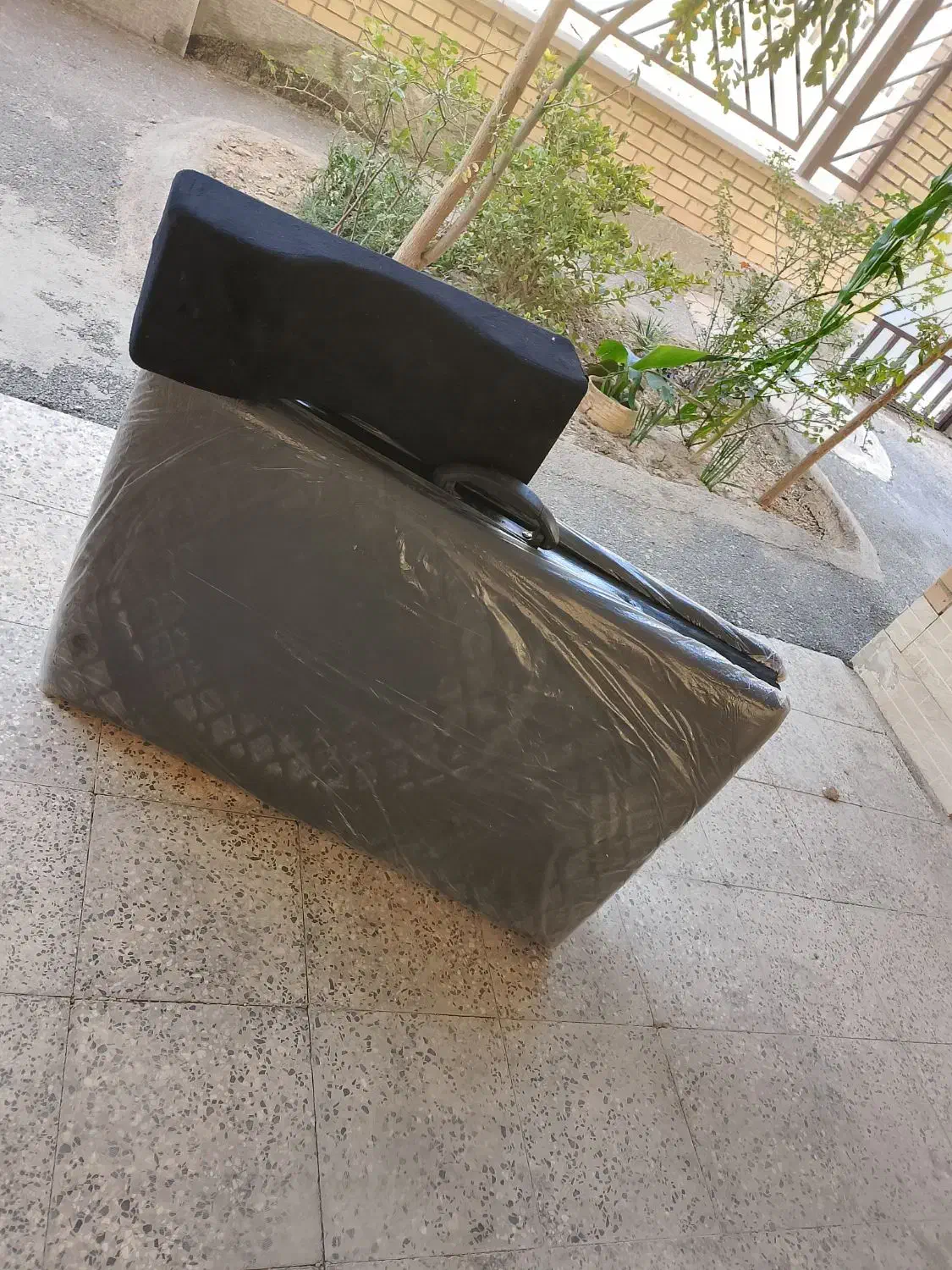 تخت چمدونی تاشو کاملا نو|آرایشگاه و سالن‌های زیبایی|فولادشهر, مسکن مهر فولادشهر|دیوار