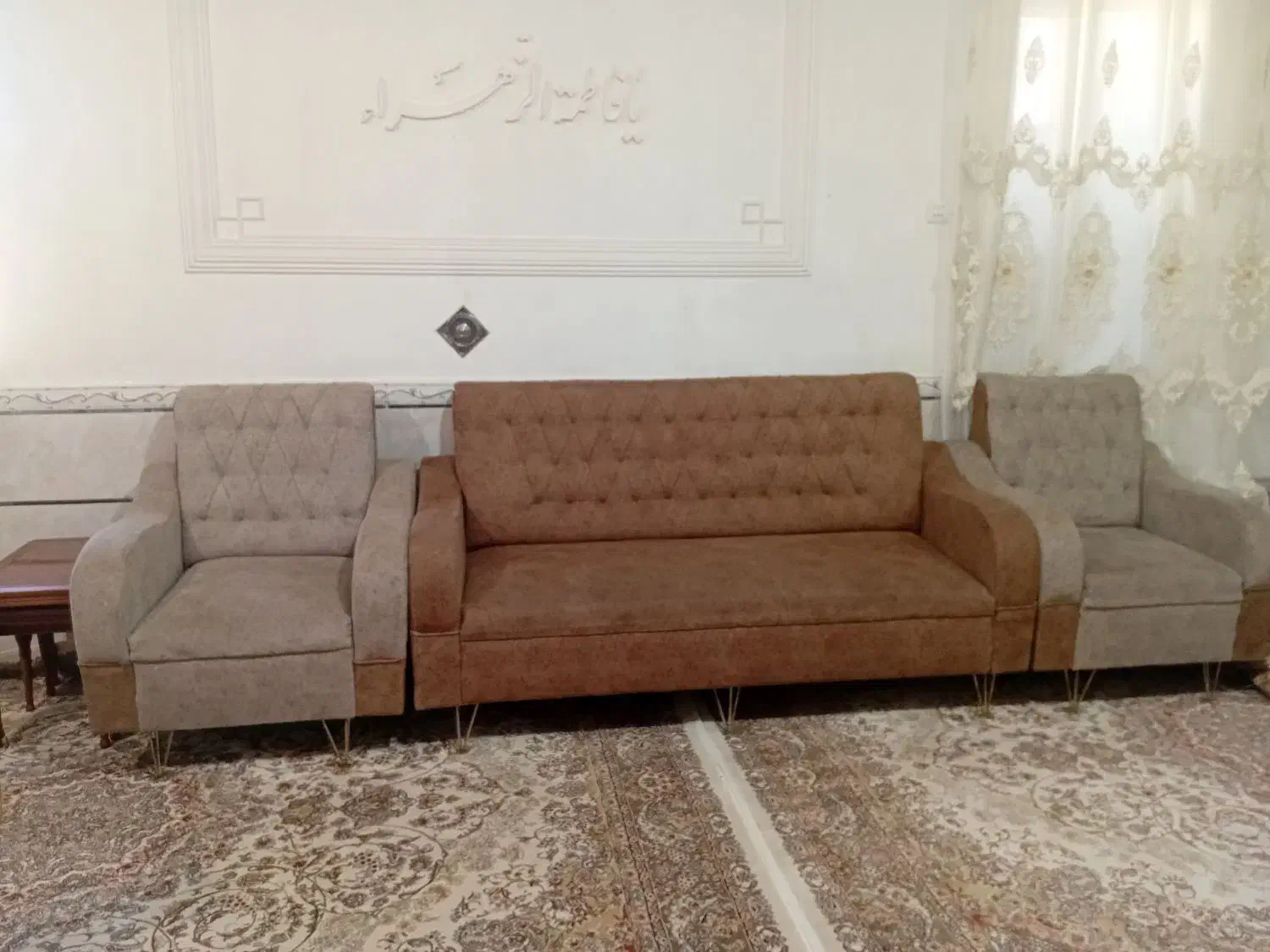 مبل هفت نفره|مبلمان خانگی و میز عسلی|میانه, |دیوار