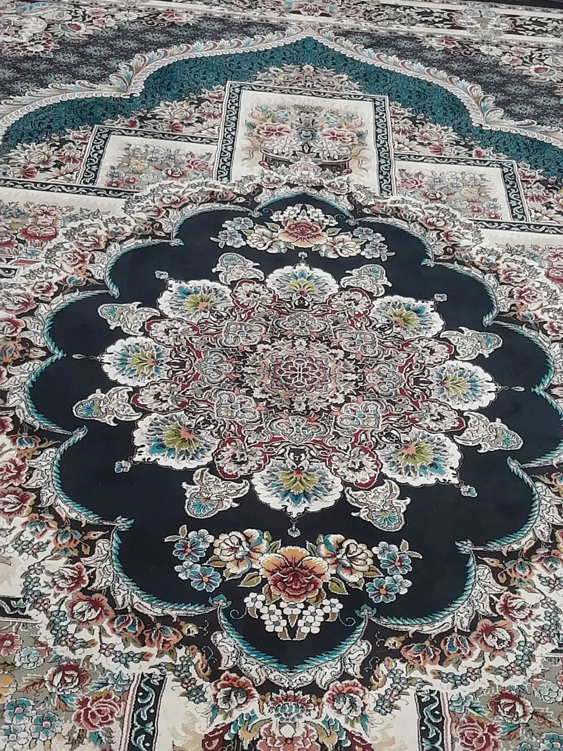 فرش ۹ متری۷۰۰شانه|فرش|لاهیجان, بازکیاگوراب|دیوار