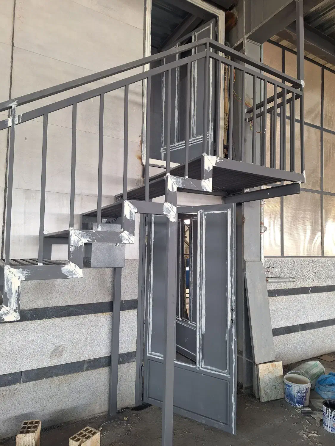 نقاشی ساختمان و رنگ کاری چوب و اهن و سوله|خدمات پیشه و مهارت|اصفهان, شهرک صنعتی جی|دیوار