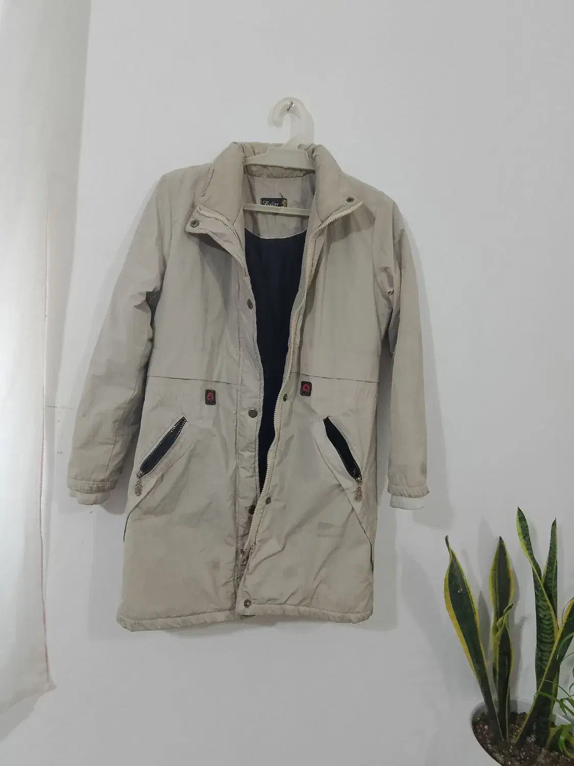 لباس زمستانی|لباس|گلبهار, شهر جدید گلبهار|دیوار