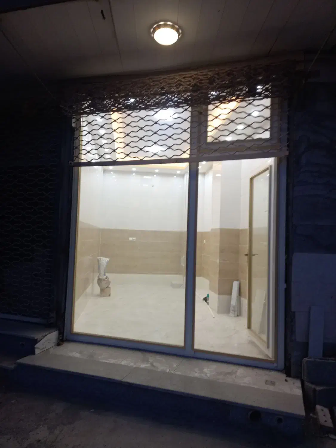 یکباب مغازه با سند ششدانگ تجاری|فروش مغازه و غرفه|آذرشهر, |دیوار