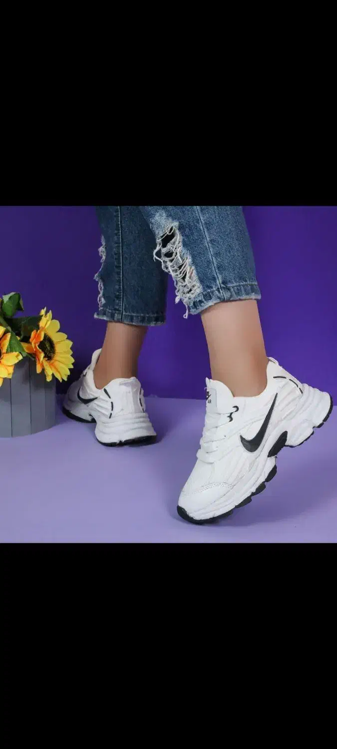 کتونی نایک سیاه و سفید کتونی سفید سه خط مشکی|کیف، کفش، کمربند|سلماس, |دیوار