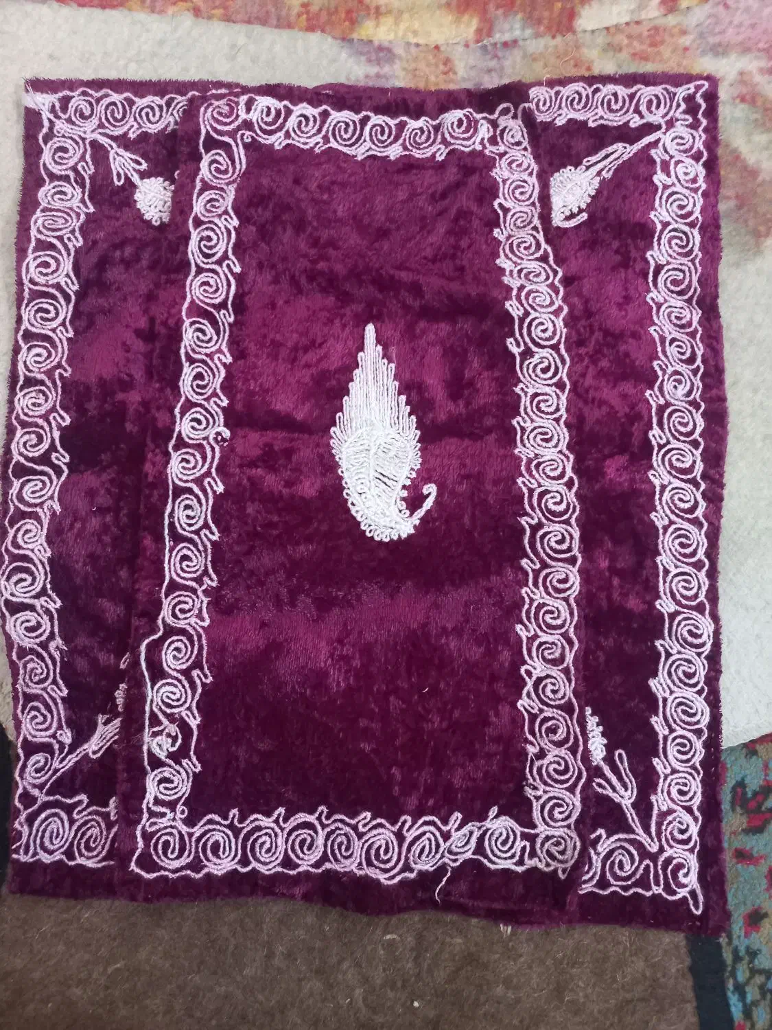 سجاده مخمل قدیم|کلکسیون اشیاء عتیقه|اردکان, |دیوار