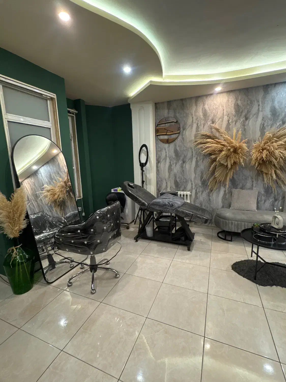 جذب نیرو لاین ارایشگاهی ناصرخسرو۲۵۰۰|اجارهٔ دفتر کار، اتاق اداری، مطب|بندر انزلی, تهران|دیوار