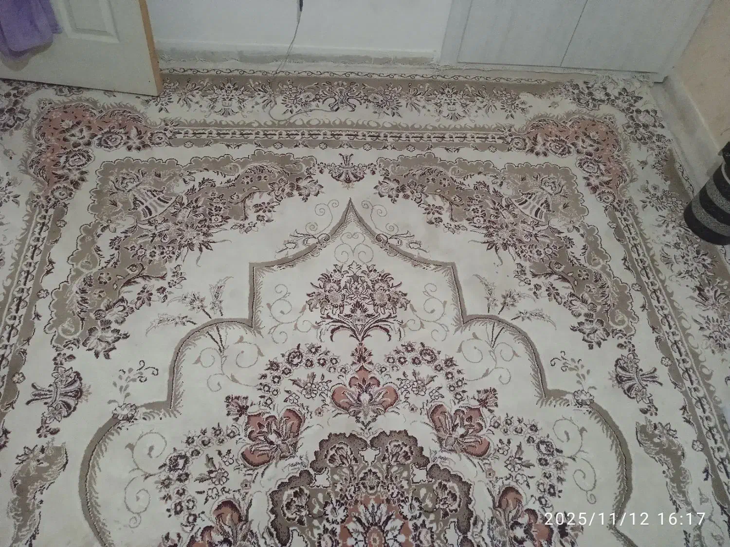 فرش|فرش|گلبهار, شهر جدید گلبهار|دیوار