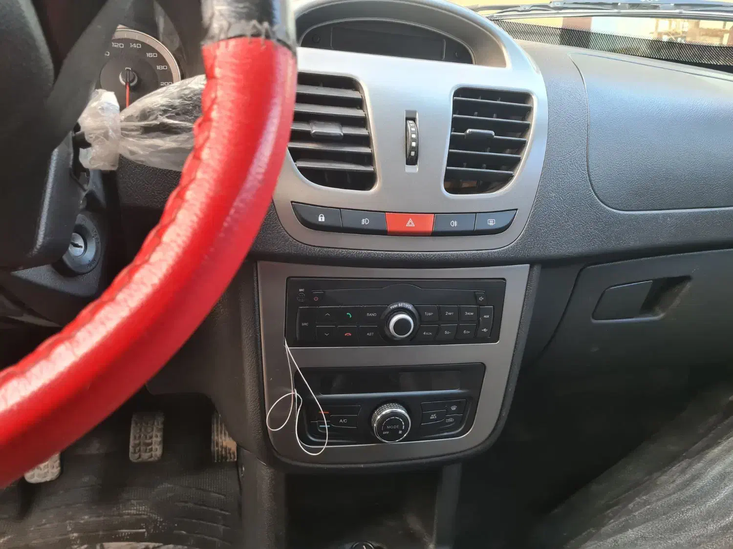 کوییک ۱۴۰۲ سفید عروسک|خودرو سواری و وانت|کرمانشاه, |دیوار