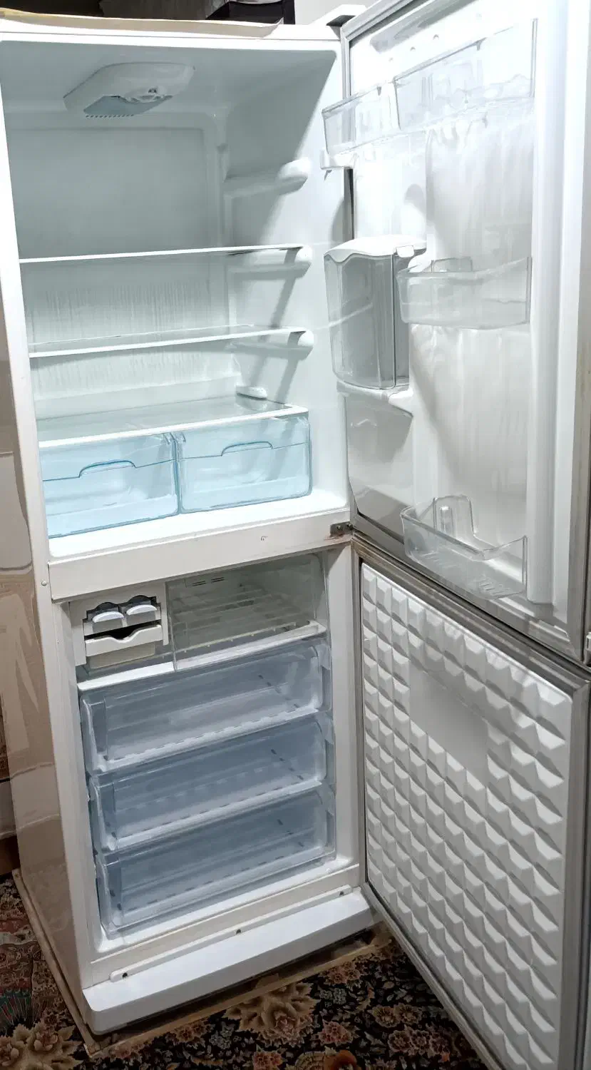 یخچال فریزر جنرال استیل سالم و تمیز بفروش میرسد|یخچال و فریزر|لنجان, |دیوار