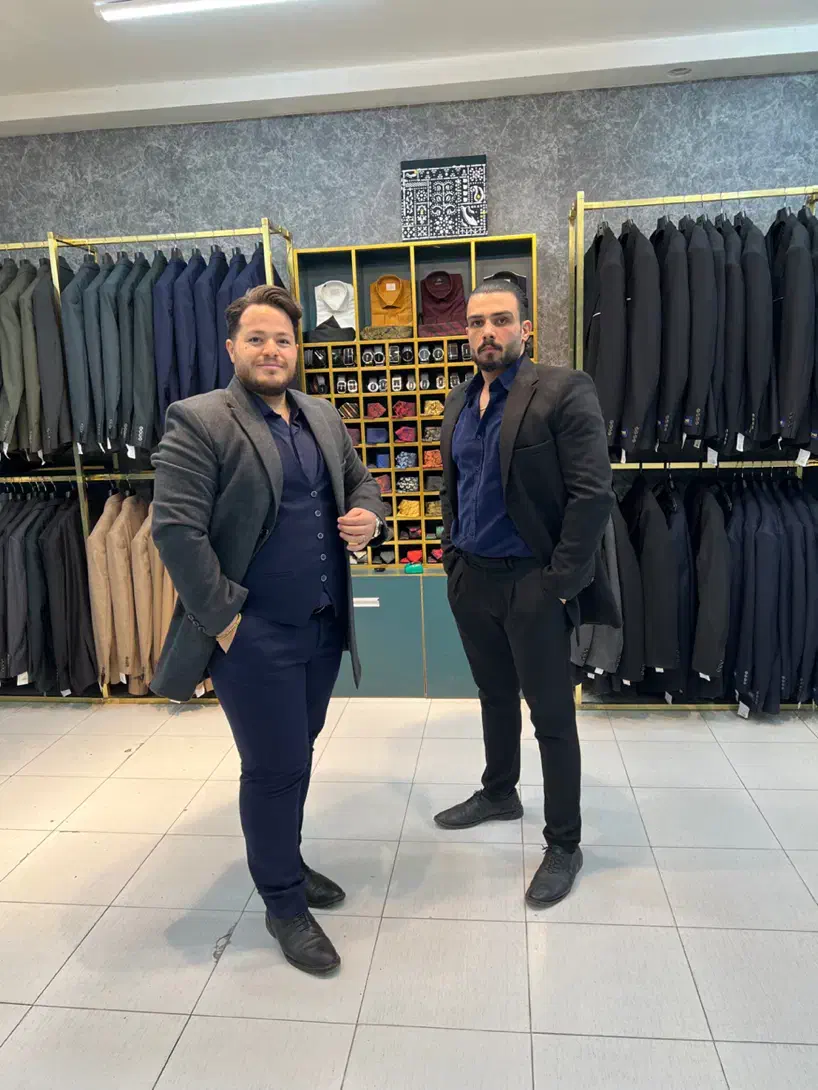 نیم پالتو|لباس|اصفهان, همدانیان|دیوار