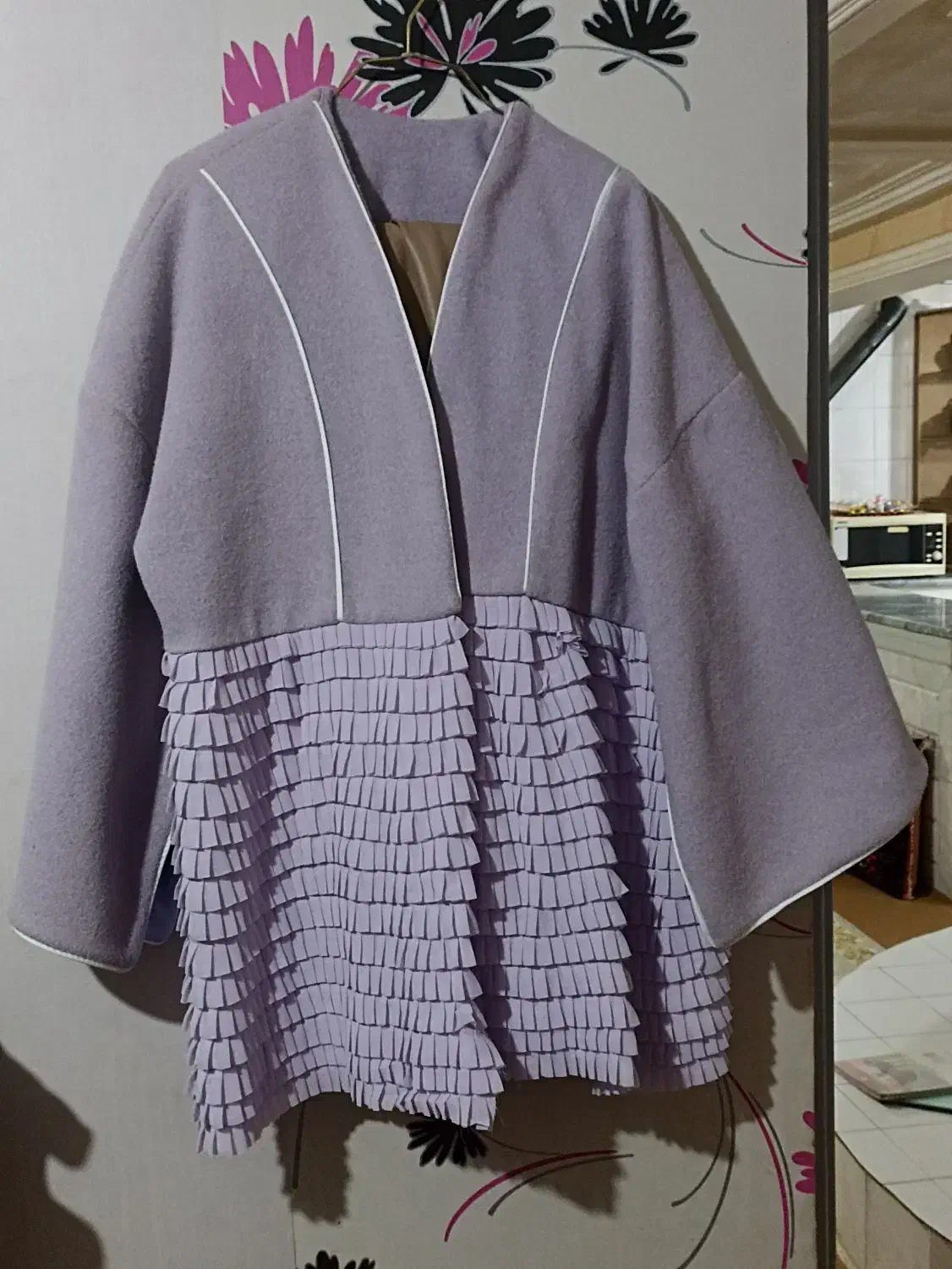 پالتو|لباس|تربتحیدریه, داروپخش|دیوار