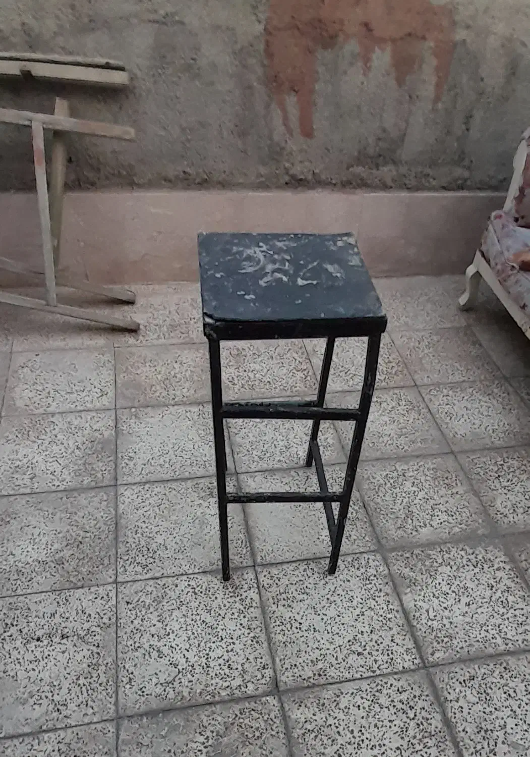 ۲عددچهارپایه ارتفاع ۷۰و۱۱۵ سانت|صندلی و نیمکت|قدس, شهر‌قدس|دیوار