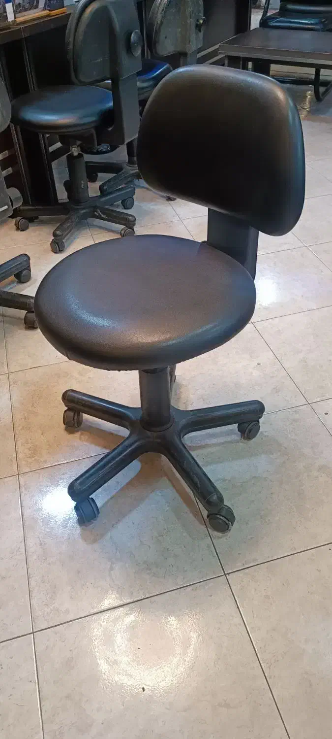 ۳ عدد صندلی اداری تمیز|صندلی و نیمکت|کیش, |دیوار