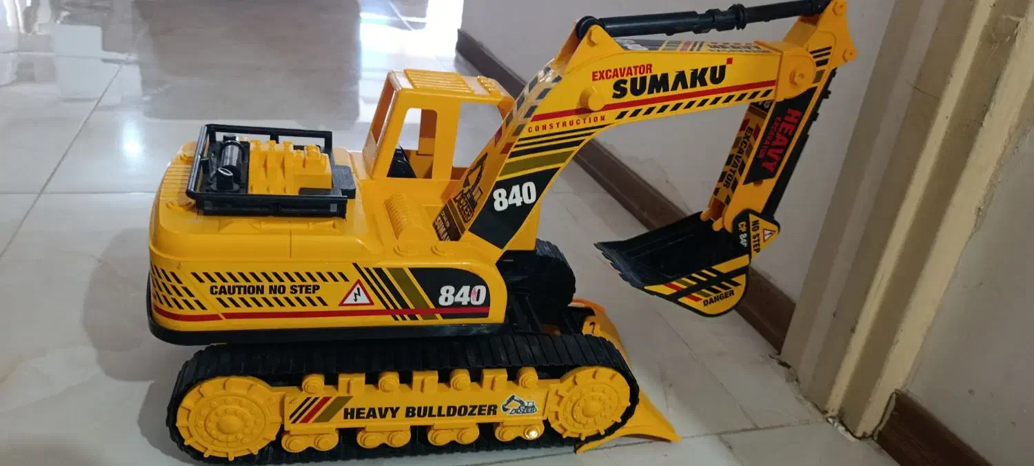 جرثقیل سالم بازار ۷۰۰ قدرتی|اسباببازی|گرگان, |دیوار