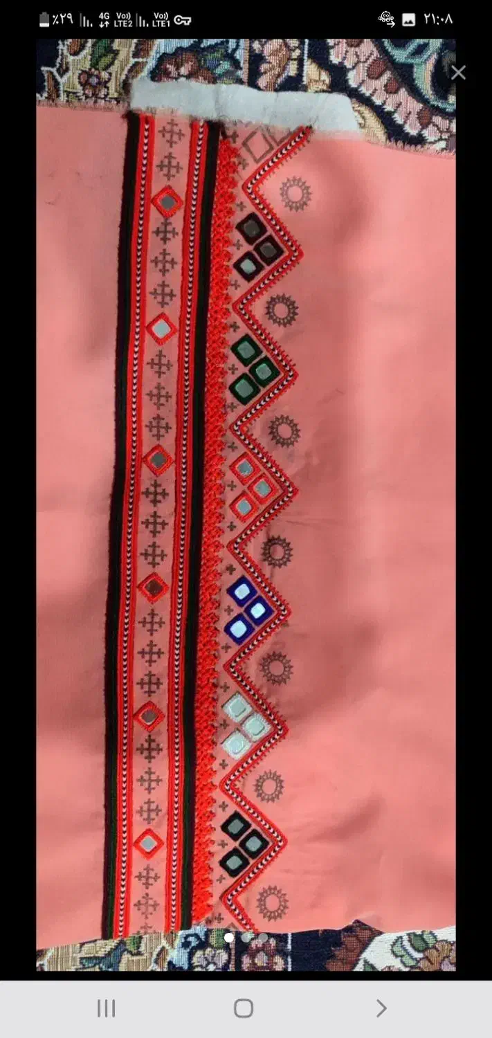 دوزنده لباس موسوم ایینه جالار کپنال بنوک|لباس|ایرانشهر, |دیوار