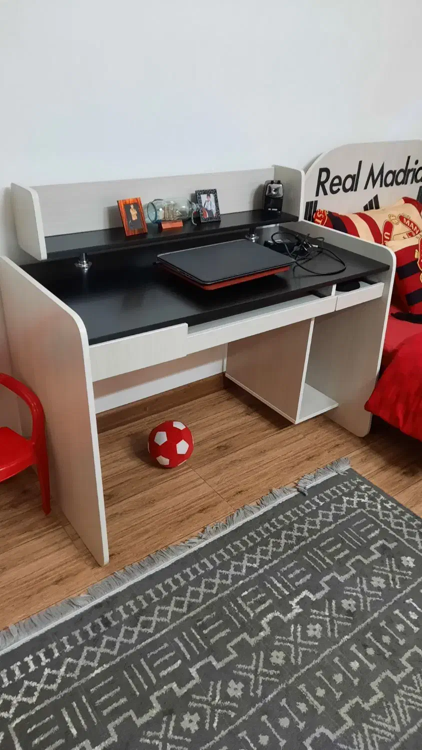 میز تحریر|میز تحریر و کامپیوتر|ساوه, |دیوار