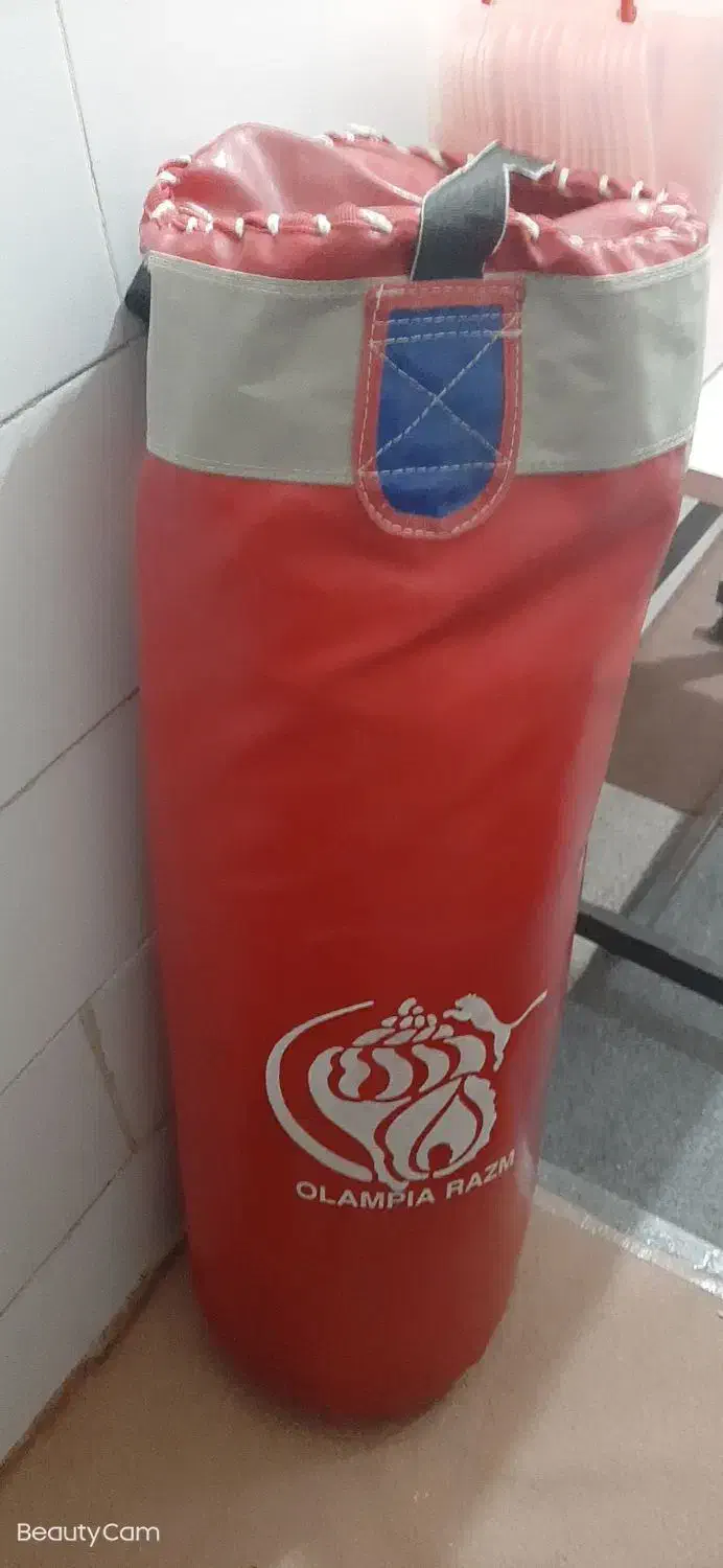 کیسه بوکس و دستکش|تجهیزات ورزشی|شوشتر, |دیوار