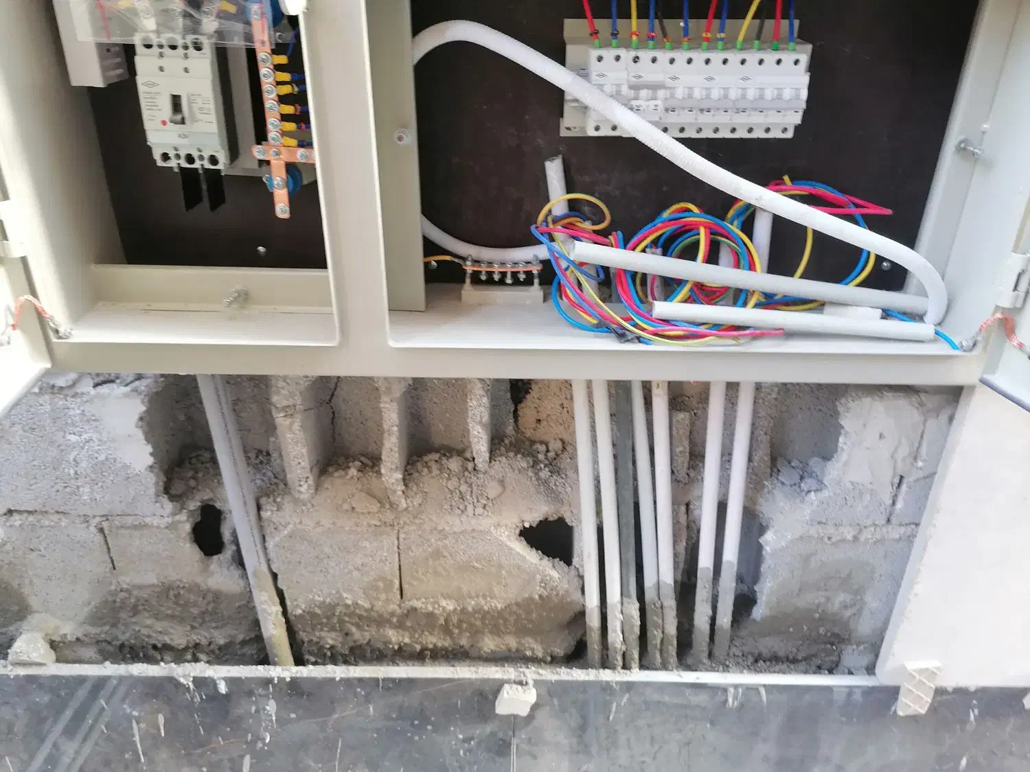 برق کار|خدمات پیشه و مهارت|کرج, فاز ۴ مهرشهر|دیوار