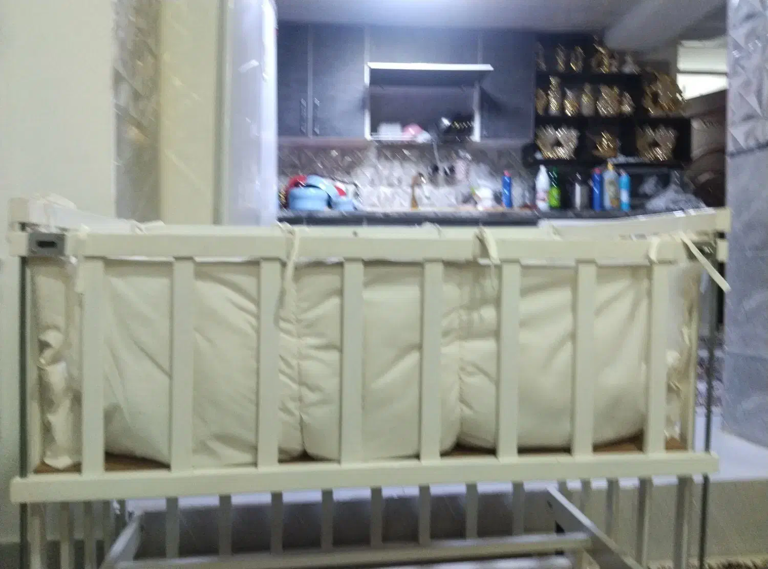 گهواره چوبی محکم ودر حد نو فقط نهصد|اسباب و اثاث بچه|سنندج, |دیوار