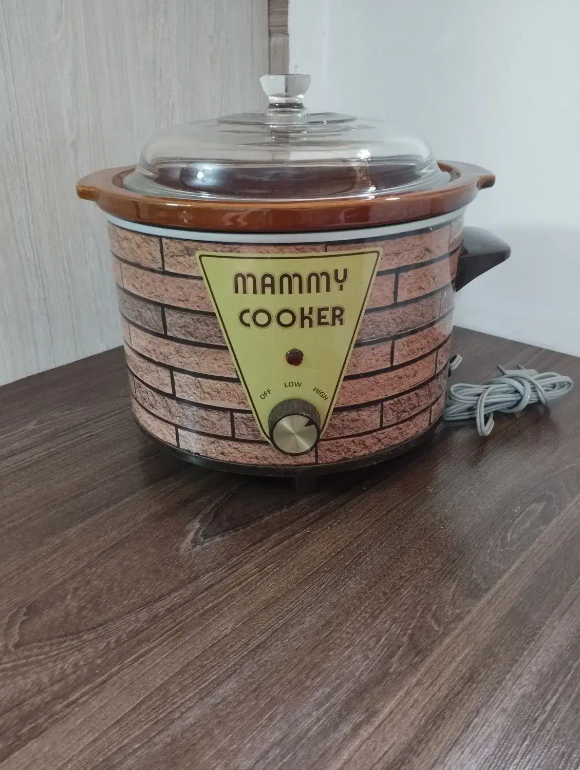 آرامپزبرقی|ظروف پخت‌وپز|قدس, شهرک دانش|دیوار