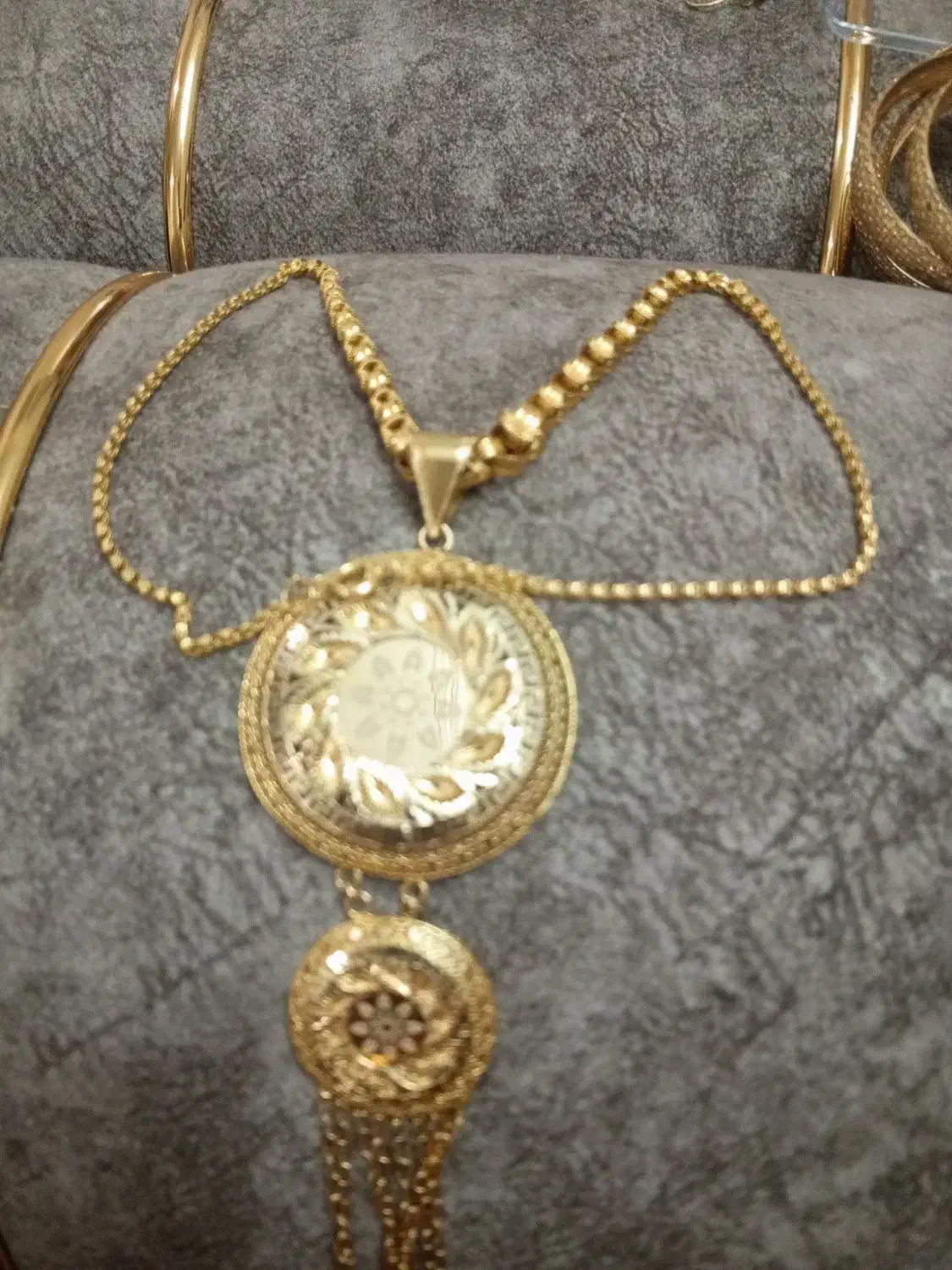 طلا درحد نو|جواهرات|یزد, |دیوار