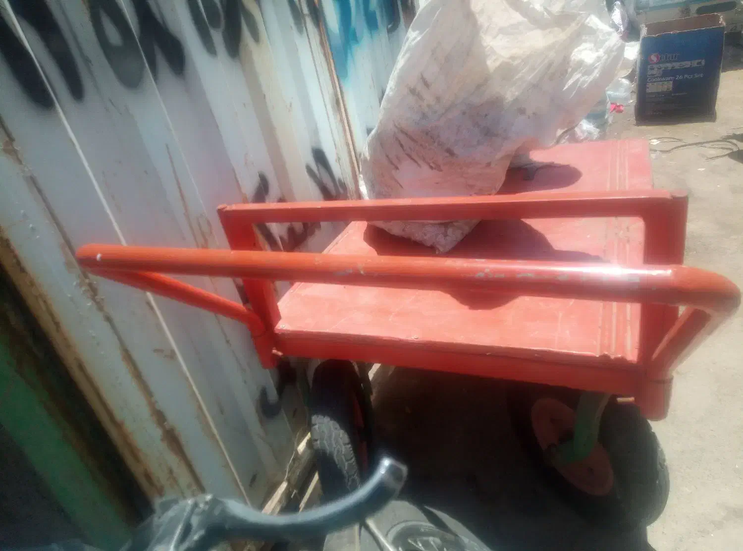 گاری در حد نو چرخ های عقب گردون چرخهای جلو ثابت|ماشینآلات صنعتی|سبزوار, چهارراه فرودگاه|دیوار