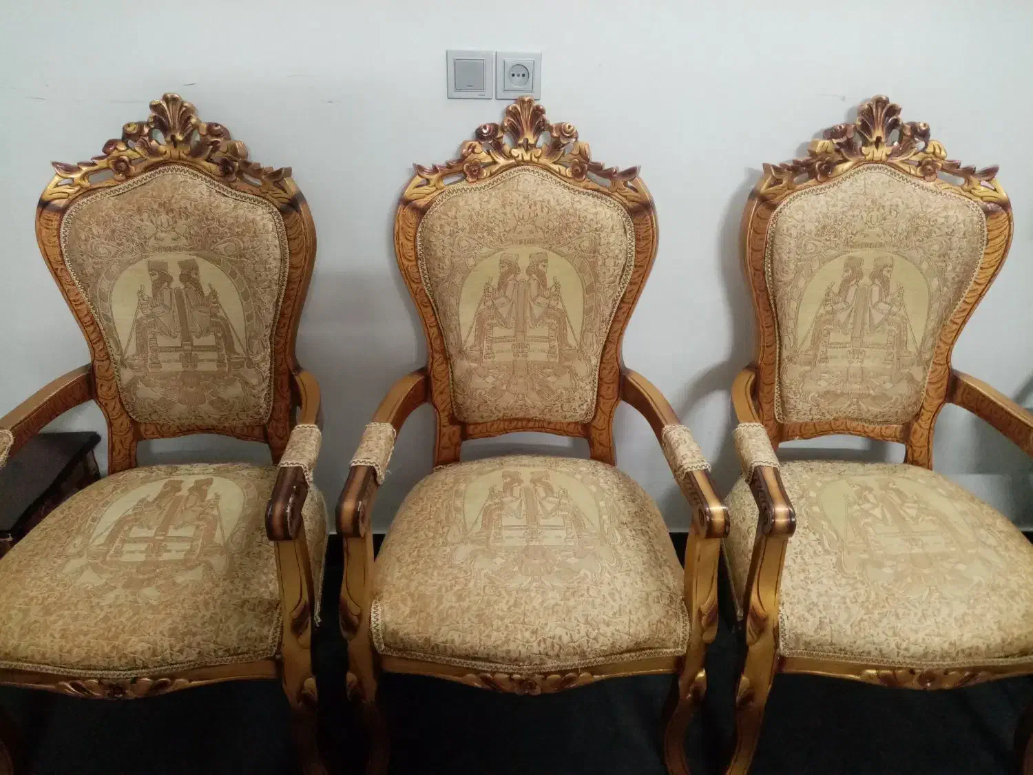 مبل نه نفره با میز های ان .تمیز|مبلمان خانگی و میز عسلی|فلاورجان, |دیوار