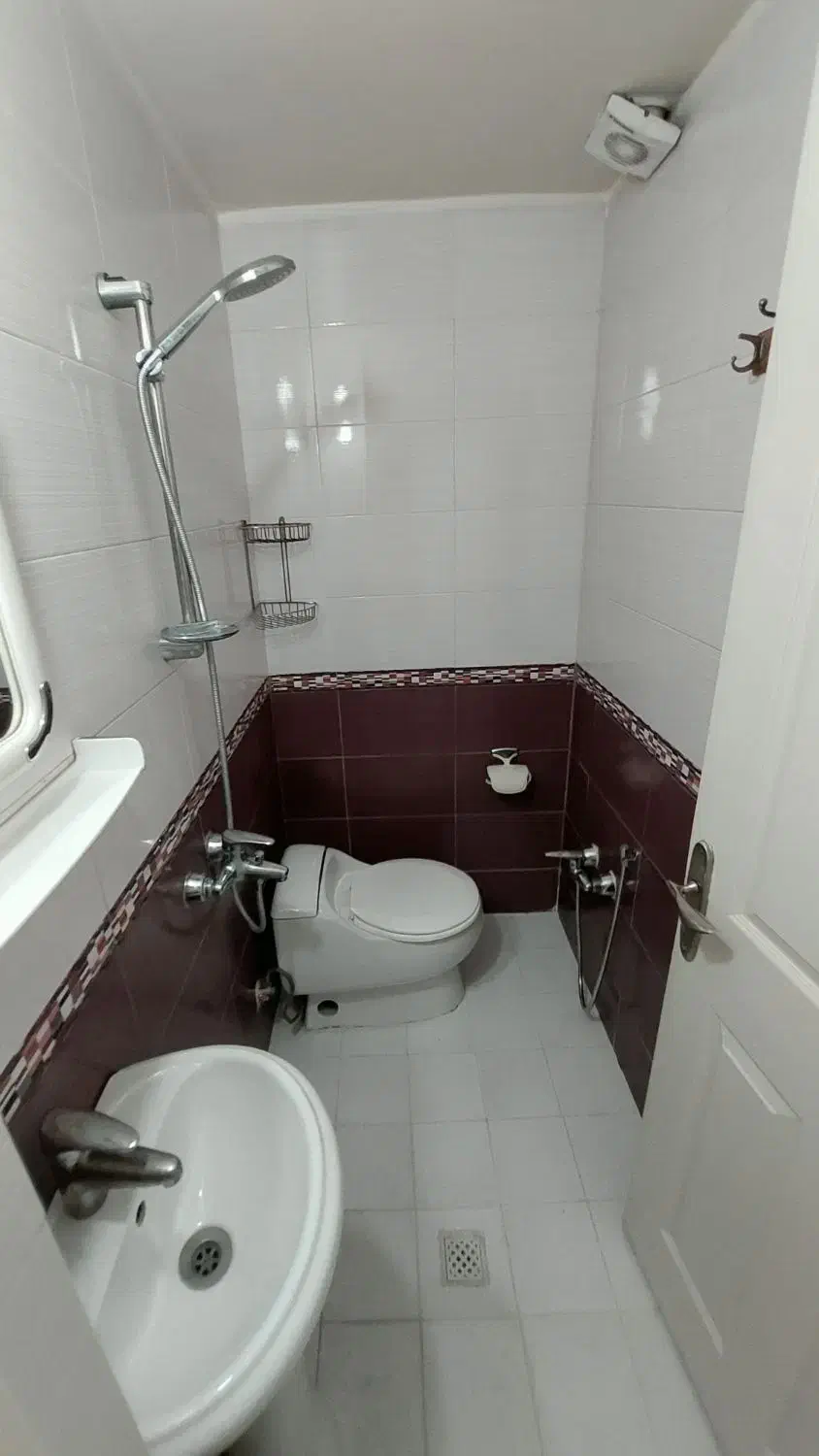 ۱۳۵متر ۳خواب ۹ ساله فول امکانات تک واحدی ط ۴