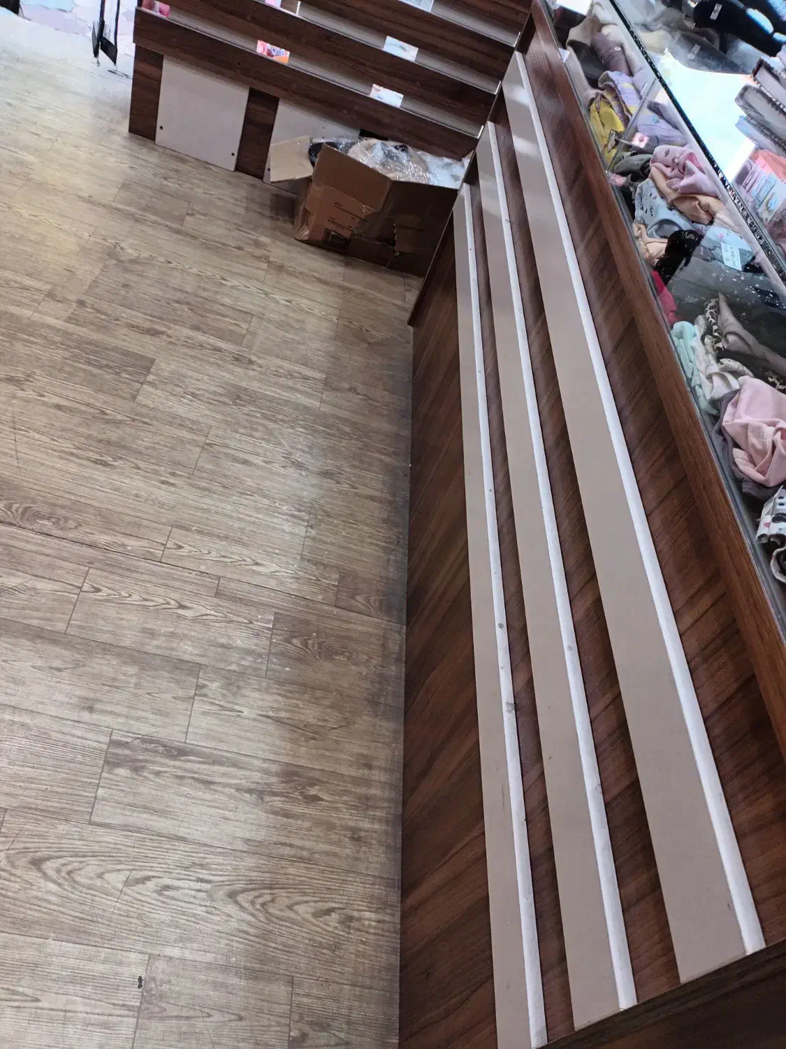 دکور مغازه|فروشگاه و مغازه|فومن, |دیوار