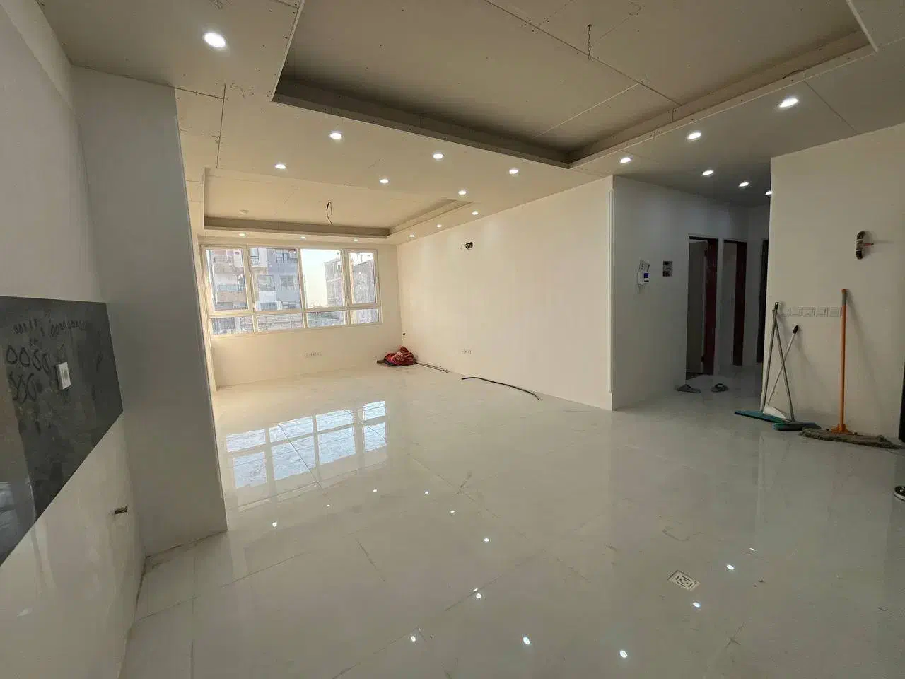 نوساز خاص و شیک جنوبی نورگیر فاز ۲|فروش آپارتمان|هشتگرد, فاز ۱ مهستان|دیوار