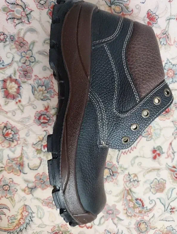 کفش ایمنی|کیف، کفش، کمربند|فولادشهر, مسکن مهر فولادشهر|دیوار