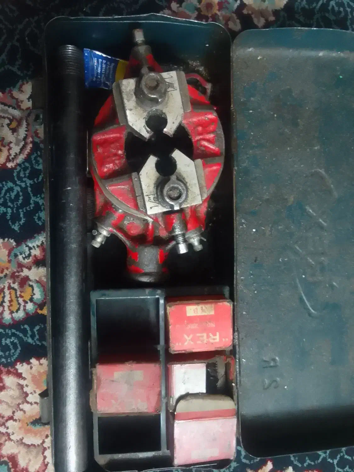 یک دستگاه حدید رزوه|ابزارآلات|مشهد, کارگران|دیوار