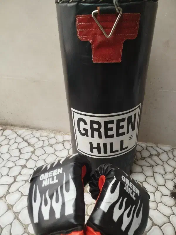 کیسه بوکس GREEN HILL همراه با دستکش بوکس|تجهیزات ورزشی|اسلامشهر, شهرک قائمیه|دیوار