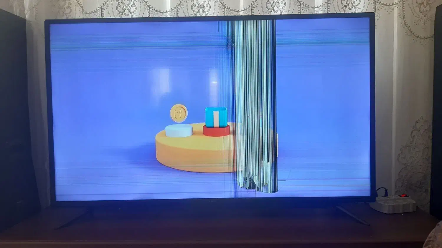 تلویزیون ۵۵ اینچ نیاز به تعمیر|تلویزیون و پروژکتور|ملارد, |دیوار