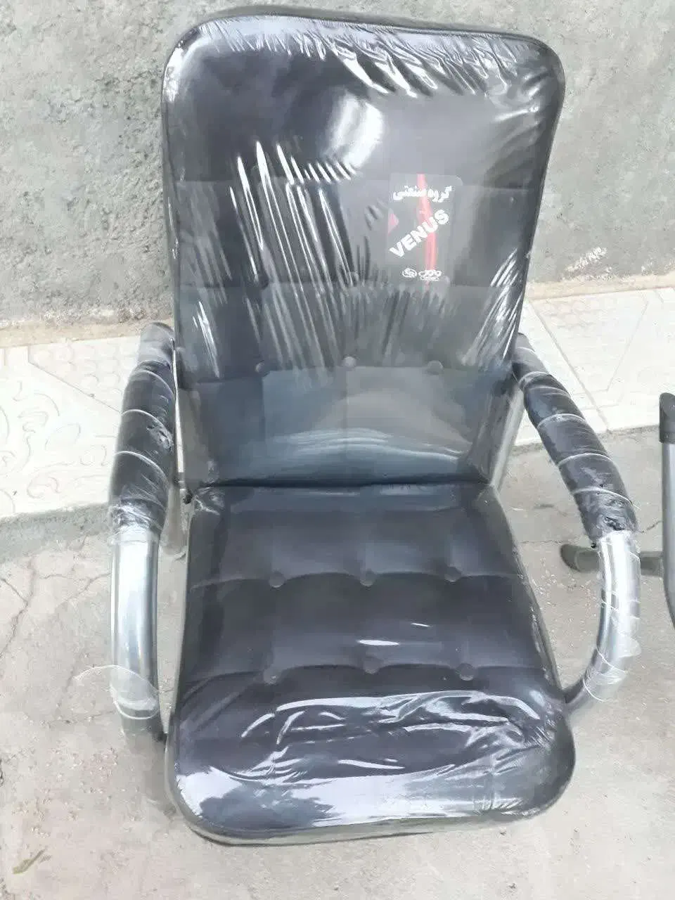 صندلی در حد نو|دفتر کار|خاوه, |دیوار